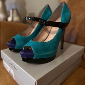 Jessica Simpson pumps
